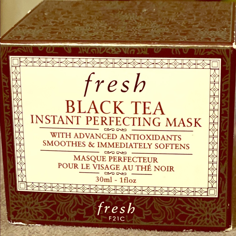 Brand New! FRESH BLACK TEA INSTANT PERFECTING MASK